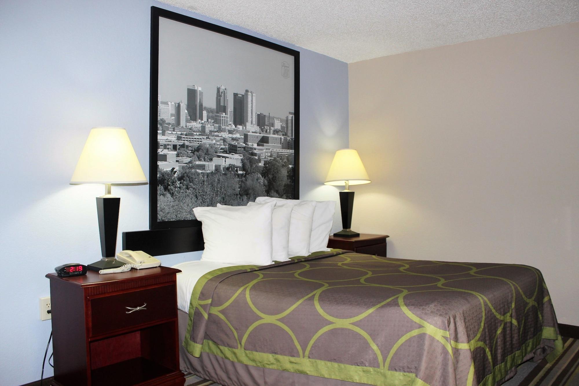 Hotel Super 8 By Wyndham Tuscaloosa Esterno foto