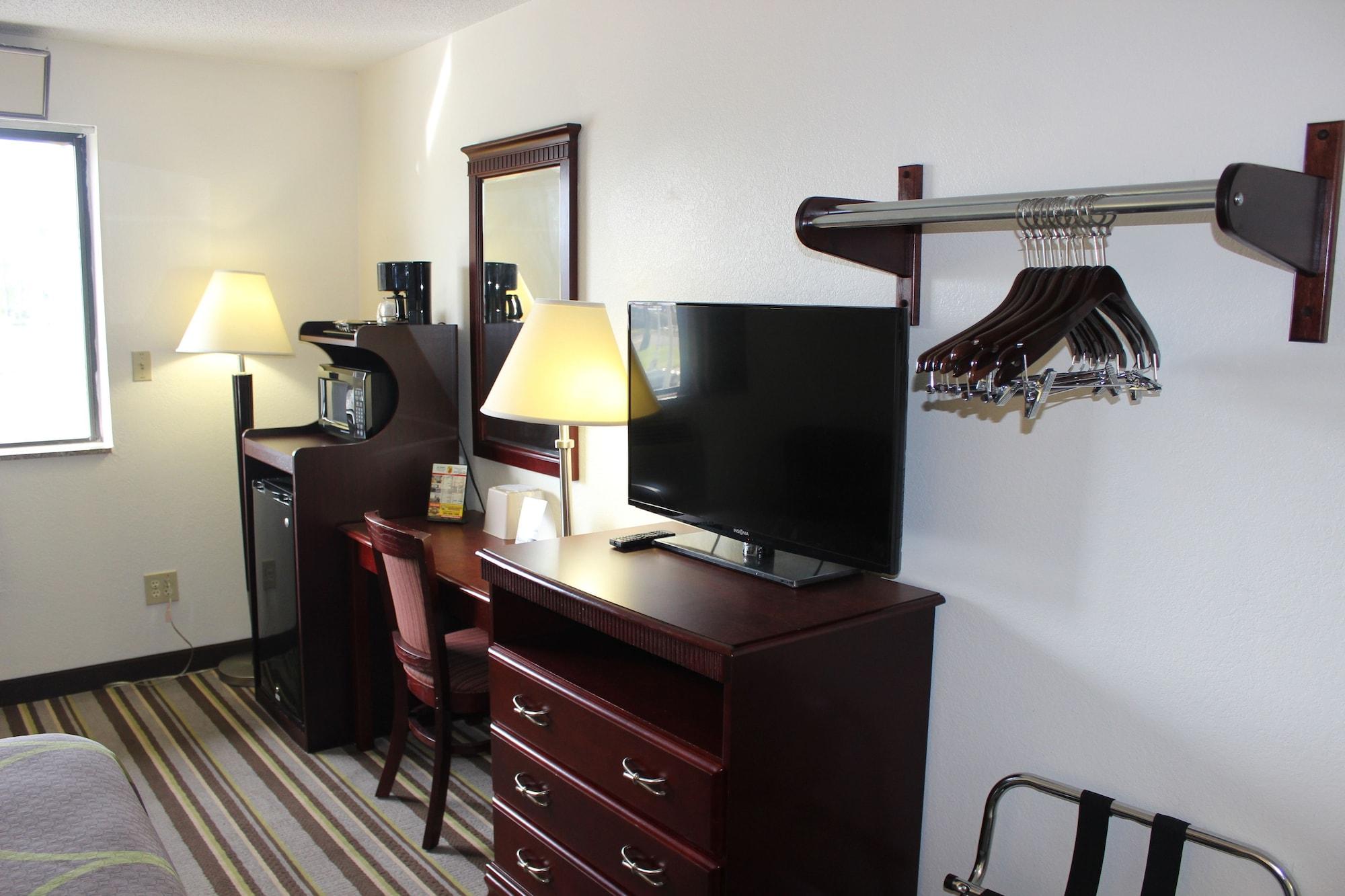 Hotel Super 8 By Wyndham Tuscaloosa Esterno foto
