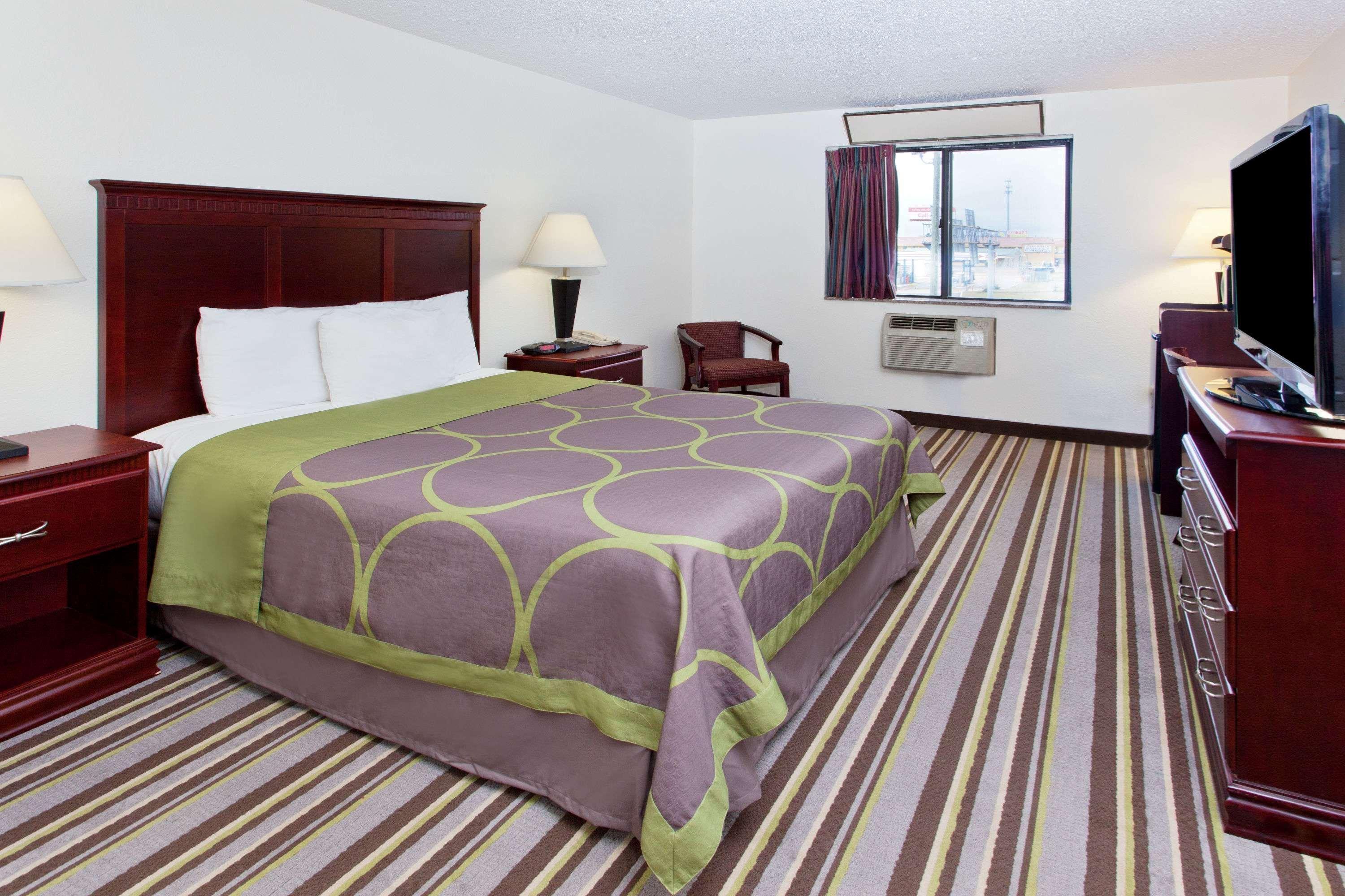 Hotel Super 8 By Wyndham Tuscaloosa Esterno foto