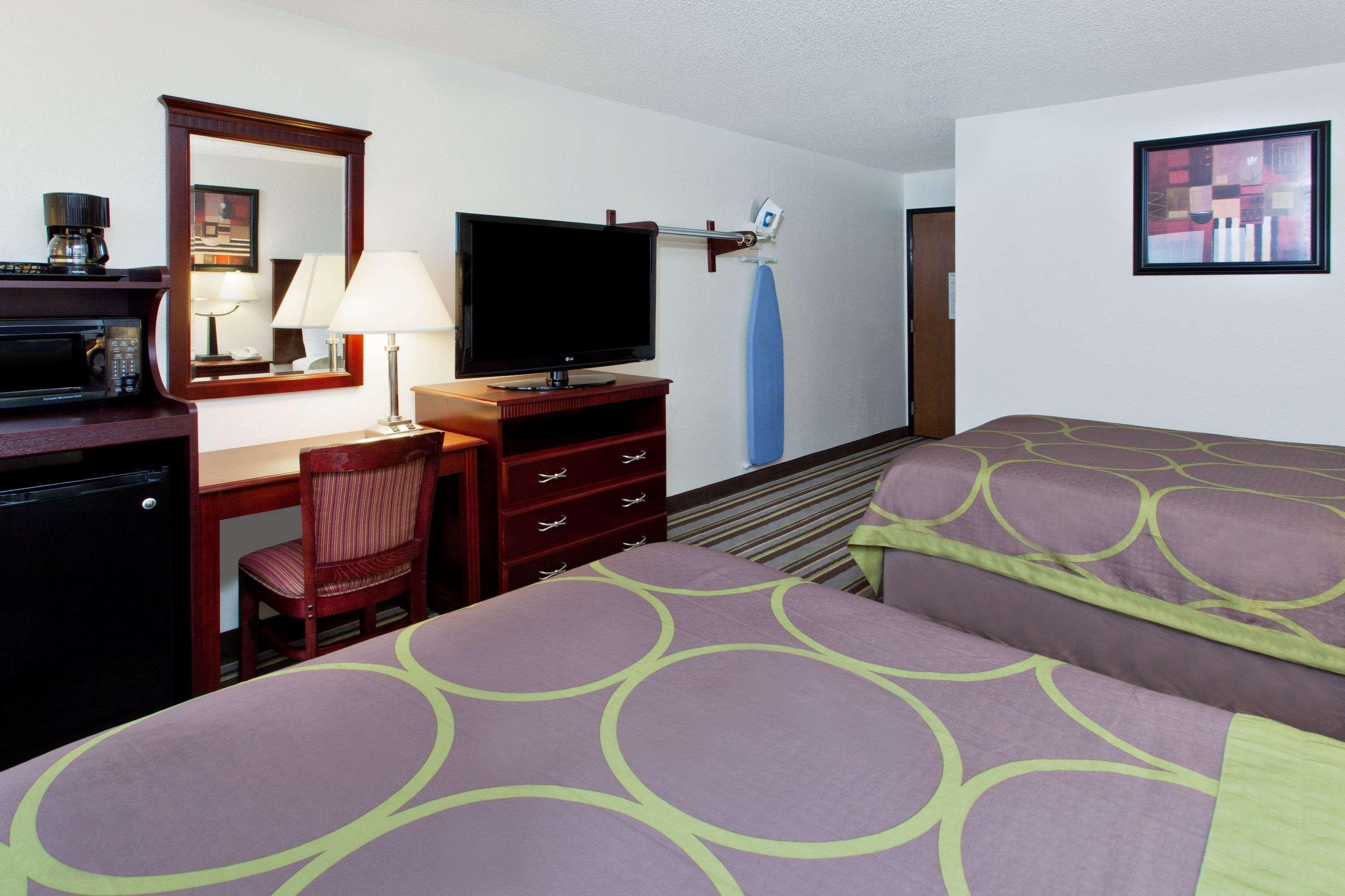 Hotel Super 8 By Wyndham Tuscaloosa Esterno foto