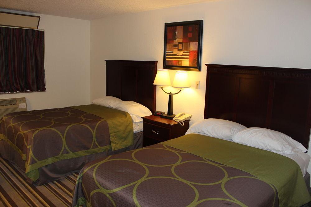Hotel Super 8 By Wyndham Tuscaloosa Esterno foto