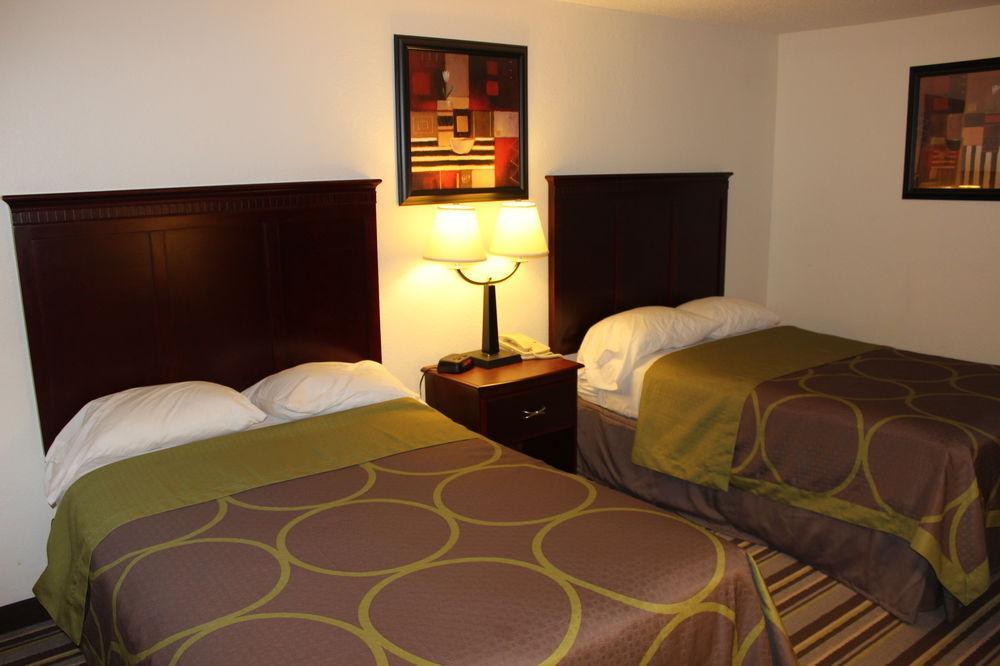 Hotel Super 8 By Wyndham Tuscaloosa Esterno foto