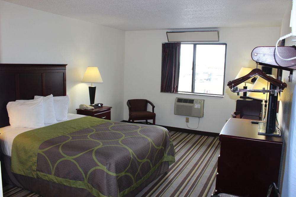 Hotel Super 8 By Wyndham Tuscaloosa Esterno foto